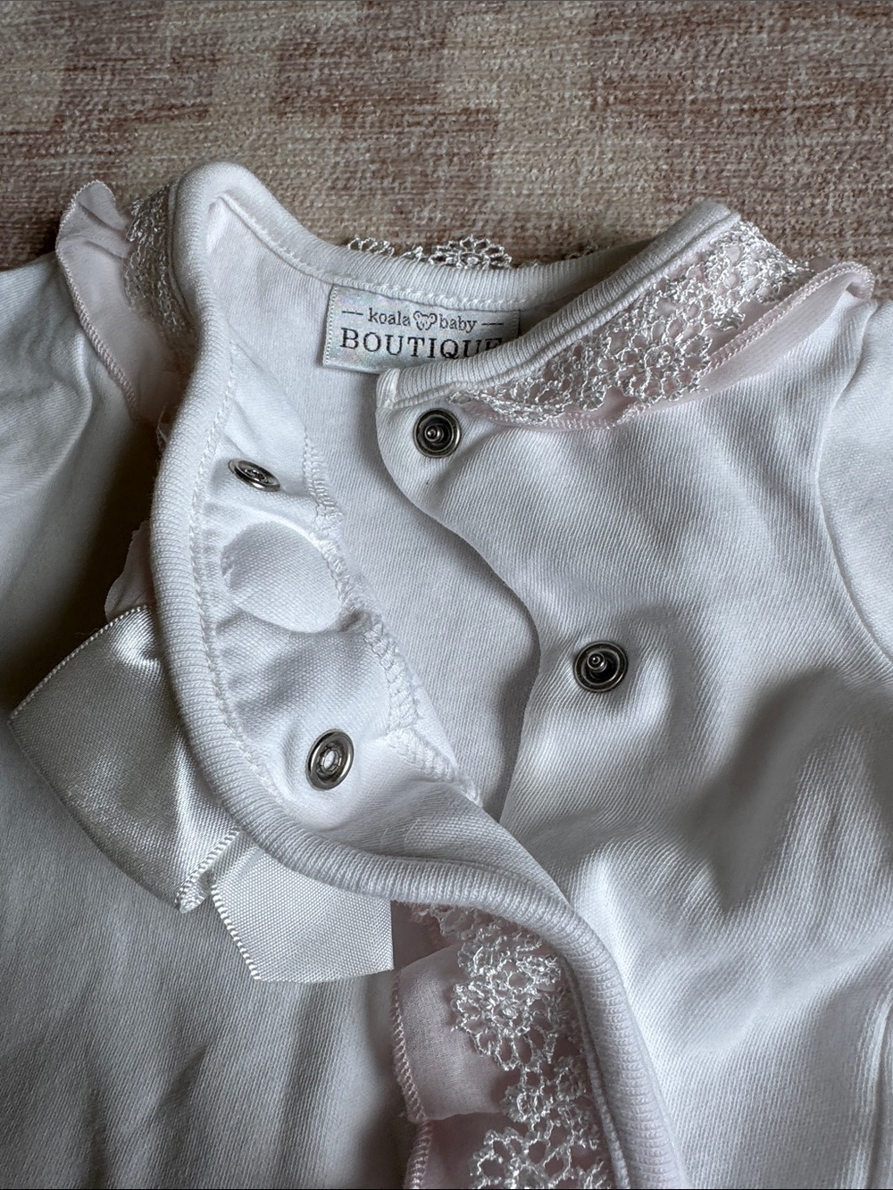 Koala Baby Boutique Delicate Pink & White Floral and Lace Trim One-Piece size NB - Picture 7 of 7